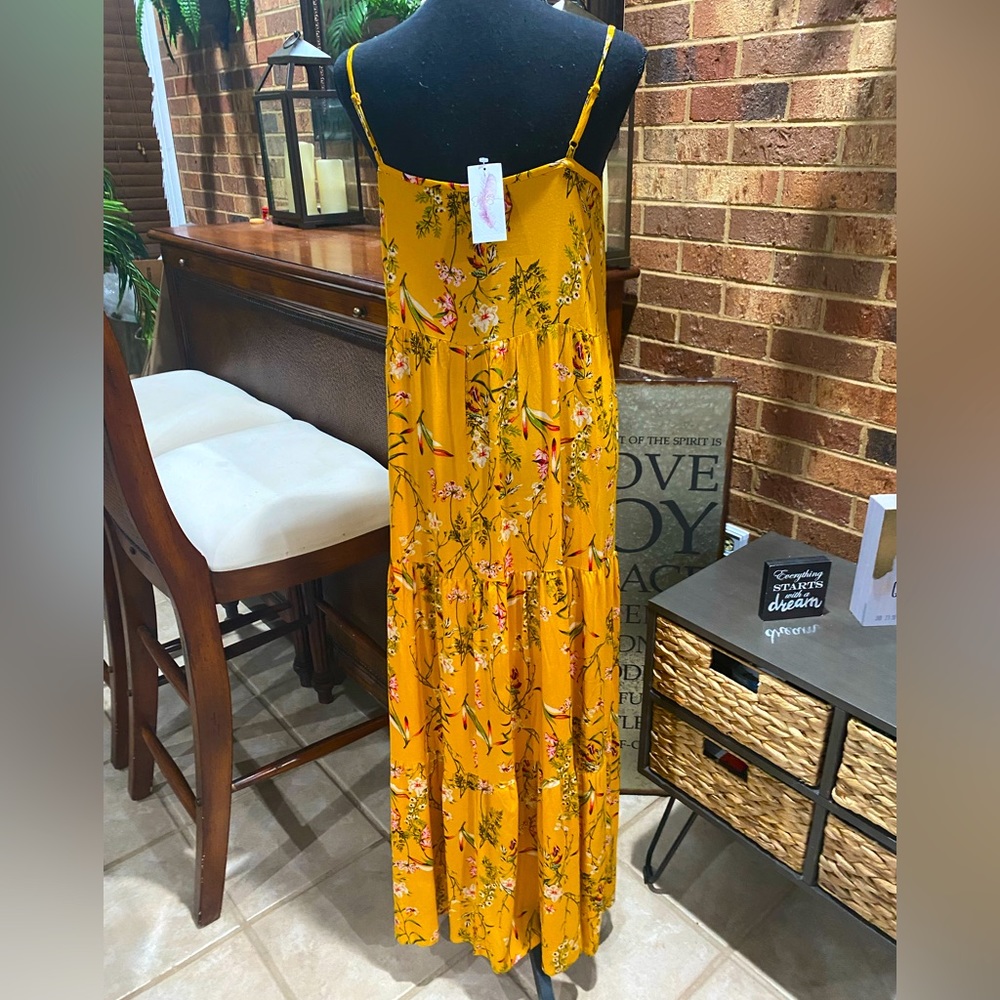Dress - Picture 5 of 7